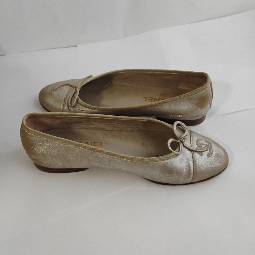 Chanel Flats metallic leather iconic shoes - Picture 7 of 16